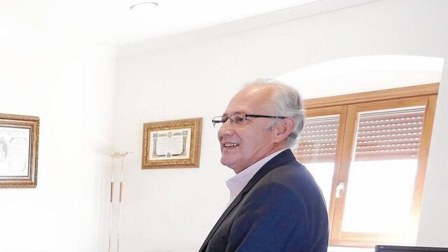 Martín Serón renunció a la Alcaldía ante una posible moción de censura