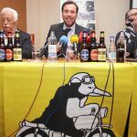 El alcalde de Valladolid, Óscar Puente, con los responsables de Pingüinos durante la presentación