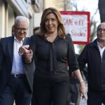 La presidenta de la Junta de Andalucía, Susana Díaz, a su llegada a la reunión extraordinaria del Comité Federal del PSOE
