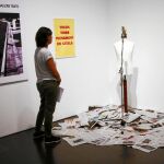 El MACBA revisa la obra completa de Joan Brossa (Barcelona, 1919-1998).