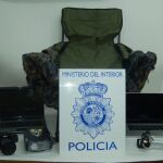 Imagen con el material incautado al detenido
