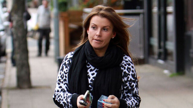 Coleen Rooney se une a la moda de las pastillas de placenta: «Tienen un sabor metálico»