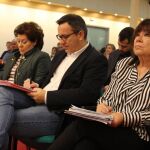 La presidenta del PSOE, Cristina Narbona (d), junto a Diego Conesa