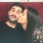Melendi y Julia Nakamatsu se conocieron en 2014 durante una gira del cantante en Argentina