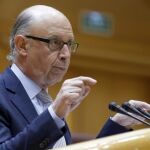 Cristóbal Montoro, durante su asistencia al Pleno del Senado.