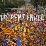 Miles de personas, en la Diagonal/Foto: Ap