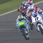 Joan Mir pasando por meta en cabeza en la carrera de Moto3