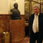 El diputado de Nueva Canarias Pedro Quevedo, a su llegada para asistir esta tarde al pleno del Congreso, hoy en Madrid