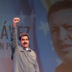 Nicolás Maduro saluda en un acto de gobierno la pasada semana en Caracas (Venezuela).