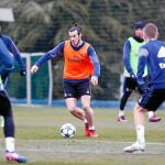 Bale, en el entrenamiento de ayer del Real Madrid. Aunque no llegará al Nápoles puede empezar a jugar en breve