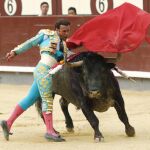 El diestro Antonio Ferrera en la faena a su segundo toro.