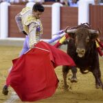 Alejandro Talavante toreando con la muleta, en Valladolid