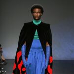Uno de los modelos durante el desfile de Palomo Spain en Nueva York