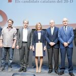 Trajes, corbatas, tejanos, tacones y bambas visten el nuevo panorama político donde confluye vieja y nueva política