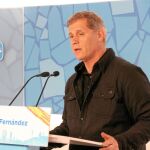 Fernández exige a Colau que se someta al ejercicio democrático de la cuestión de confianza