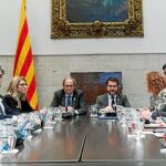 Imagen de la primera cita de la Mesa por el Diálogo celebrada ayer en el Parlament y presidida por Quim Torra