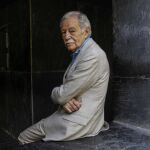 El escritor Eduardo Mendoza presentó en Sevilla su obra «El rey recibe» (Seix Barral) /Foto: Manuel Olmedo
