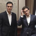 Pedro Sánchez y Albert Rivera, durante la reunión mantenida esta tarde en el Congreso