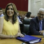 La presidenta de la Junta de Andalucía, Susana Díaz, junto al vicepresidente Manuel Jiménez Barrios