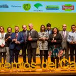 Foto de familia de la V edición de los Premios del Campo de El Norte de Castilla con la presencia de Herrera, Marcos, Barcones, Royo Villanueva y De las Heras