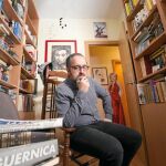Víctor Fernández: «Los mitos se construyen a partir de su obra, no sobre su muerte»