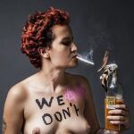 Amina Sboui, la Femen tunecina que asombró al mundo árabe vuelve a casa