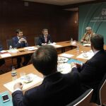 Prolegómenos de la reunión mantenida ayer por «Sevilla es Industria» con el consejero