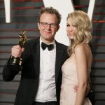 El directo Tom McCarthy y su mujer, Wendy Merry McCarthy, con el Oscar conseguido a la mejor película