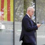 Duran, a las puertas de la sede de Unió