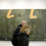 La exposición comisariada por Arnau Puig con obras de Antoni Tàpies supone también el pistoletazo de salida a las actividades que a lo largo de 2019 servirán para conmemorar el treinta aniversario de la Galería Mayoral de Barcelona