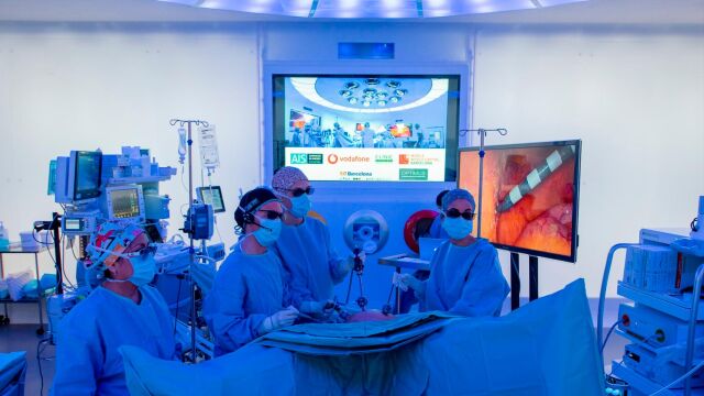 Operación de cáncer de colón en el Mobile World Congress | Imagen cedida