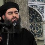 Abu Bakr al-Baghdadi, en una de sus pocas apariciones públicas