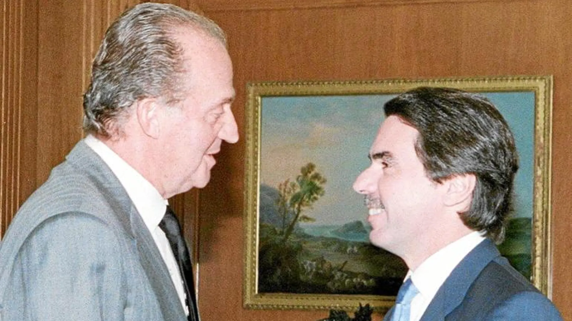 El Rey Don Juan Carlos, durante la audiencia que mantuvo con José María Aznar en el año 2000