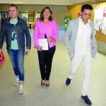 La consejera Milagros Marcos, antes de participar en la reunión junto a Raúl Santaufemia y José Vicente Andrés.