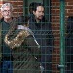 El secretario general de Podemos, Pablo Iglesias, acompañado por el diputado de Unidos Podemos Diego Cañamero (i), visita el Centro Penitenciario de Jaén, para encontrarse con el exconcejal y miembro del Sindicato Andaluz de Trabajadores (SAT) Andrés Bódalo