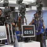 Fotografía facilitada por el PSOE de los preparativos del debate que hoy tendrá lugar en la sede de Ferraz