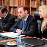 El ministro de Fomento, José Luis Ábalos, acompañado por el embajador de España en Marruecos, Ricardo Díez-Hochleitner (i), durante la reunión mantenida con su homólogo, el ministro marroquí de Fomento, Transporte, Logística y Agua, Abdelkader Aamara, este viernes en Rabat, el pasado 25 de enero