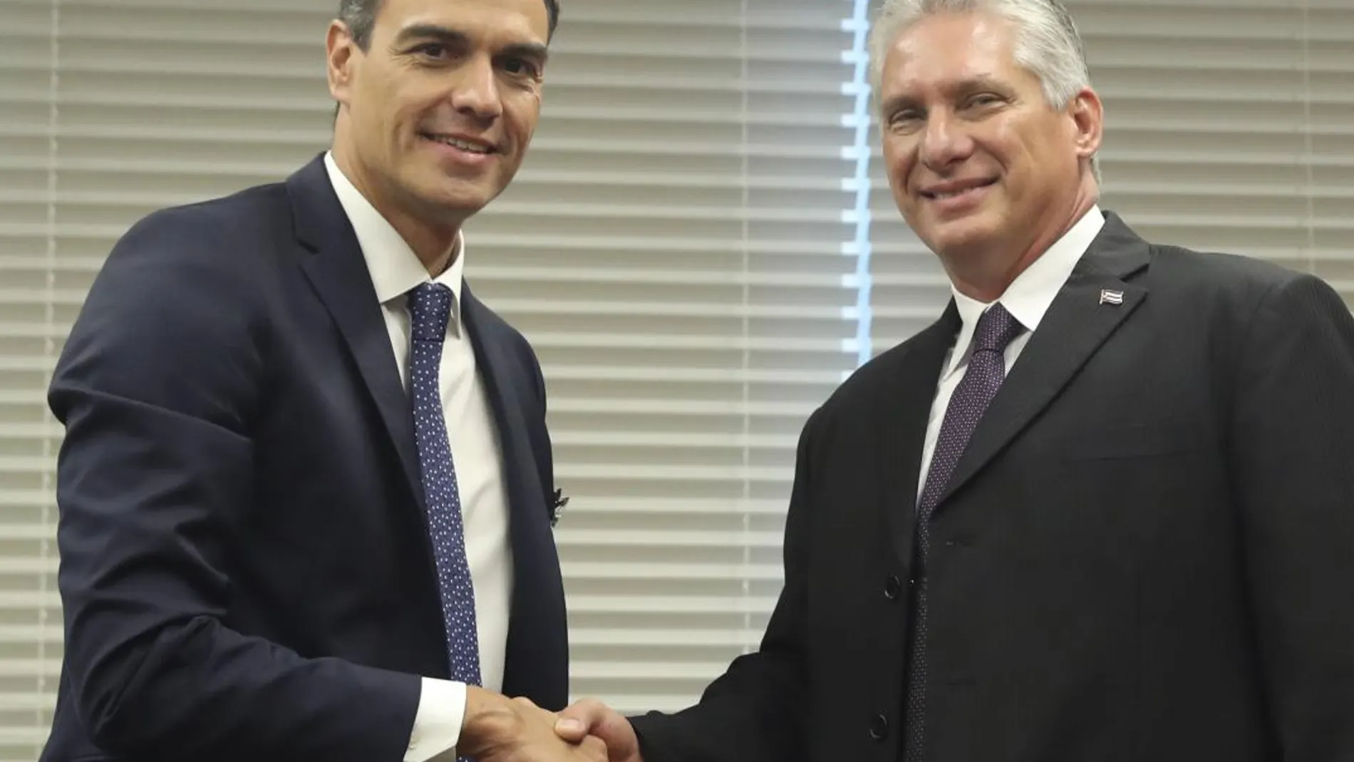El presidente del Gobierno, Pedro Sánchez, ayer, durante su reunión con el presidente cubano en la sede de la ONU. Foto: Efe