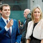 Albert Rivera y Beatriz Tajuelo. El desapego de la pareja ha sido evidente desde el mes de noviembre. Albert Rivera necesita volcar tanta energía en la política y en su hija que no podía atender la vida en pareja con la misma intensidad. La que fuera azafata de Air Nostrum lo ha entendido y prefirió la retirada.