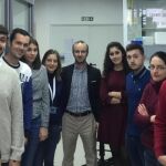Javier Montenegro, en el centro, junto a su equipo de la Universidad de Santiago de Compostela