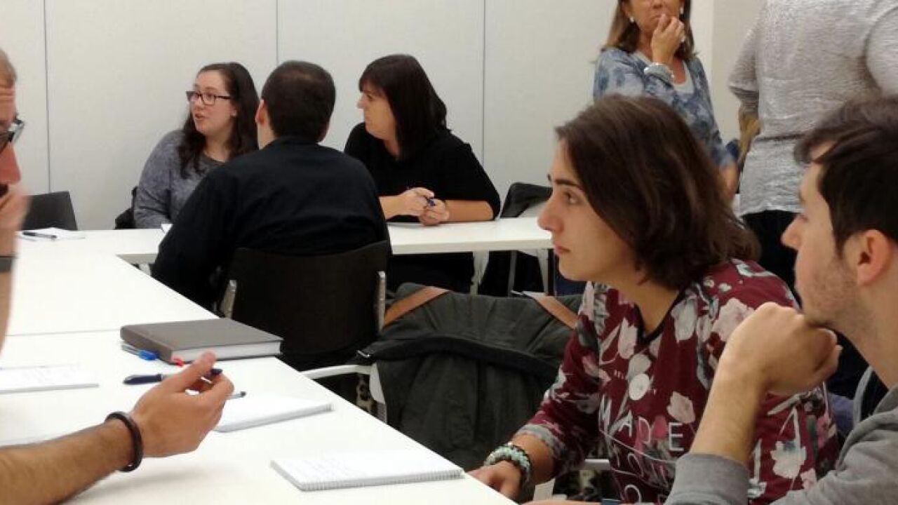 Contratos a tiempo completo desde el primer día para atender a dependientes