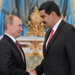 Vladimir Putin y Nicolás Maduro, en una imagen de archivo / Reuters