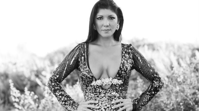 La artista sevillana afronta temas como «Jardín Prohibido» o «Qué sabe nadie» en su nuevo trabajo discográfico