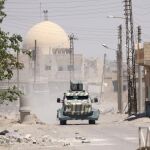 Un vehículo militar de las Fuerzas Democráticas Sirias en Raqqa