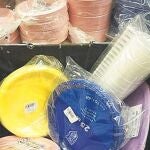 Francia dirá adiós a los platos y vasos de plástico en 2020