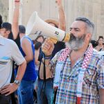El alcalde de Marinaleda, Juan Manuel Sánchez Gordillo, altavoz en mano