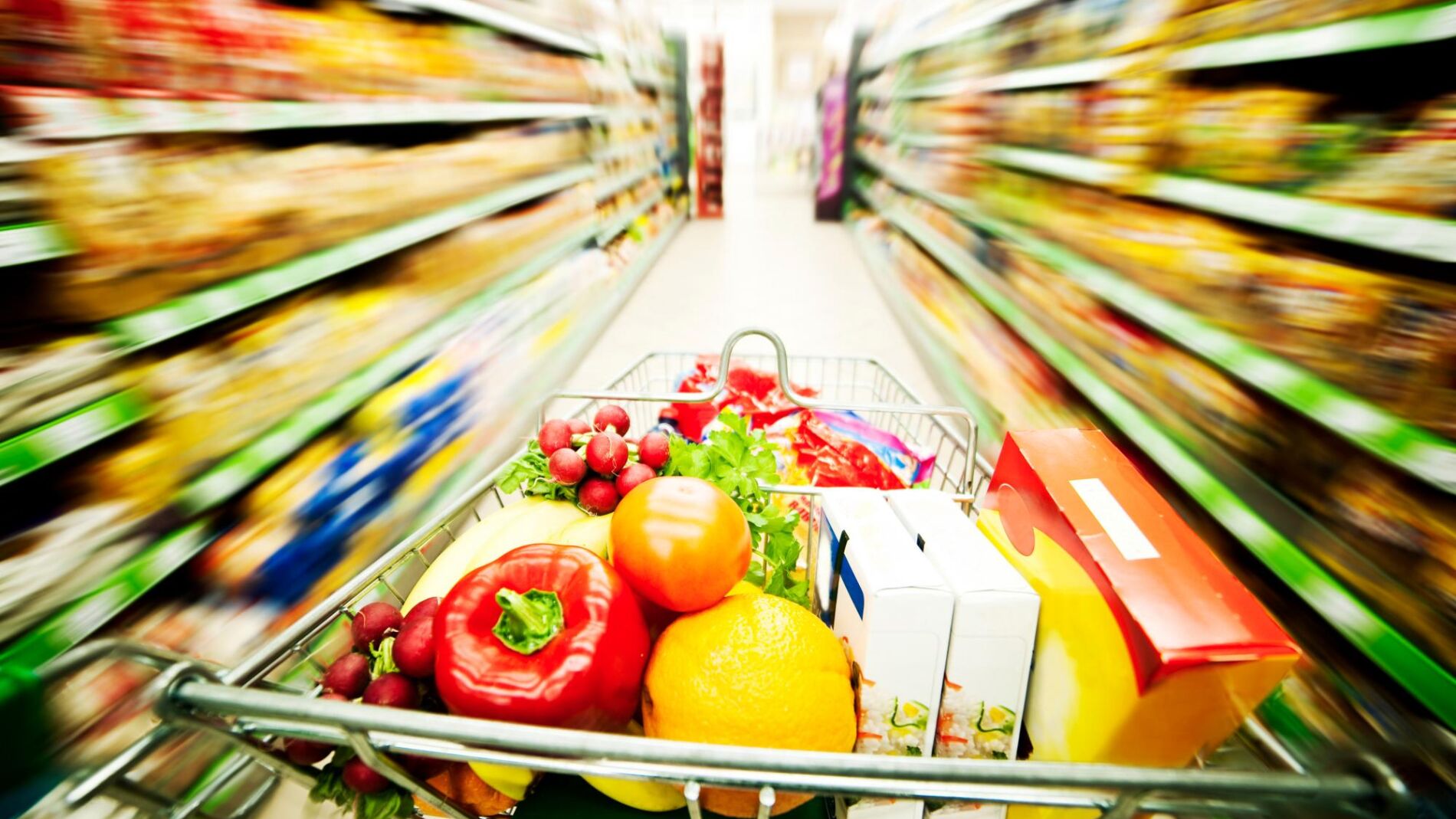 Encuesta OCU: la carne es el alimento fresco mejor valorado en el súper y el pan el que menos gusta