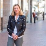 La candidata del Partido Popular a la alcaldía de Valladolid, Pilar Del Olmo, en el centro de la capital vallisoletana