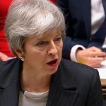 Theresa May, durante una sesión de control en el Parlamento