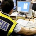 La Policía inició un rastreo para identificar al titular real de la cuenta.